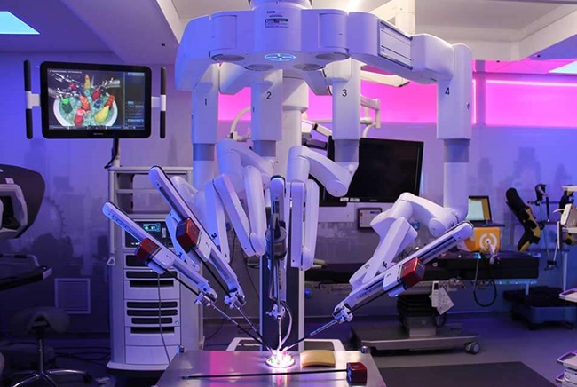 da Vinci robot technology at HCA UK